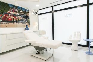 Une salle de soins centre médical esthétique Levallois