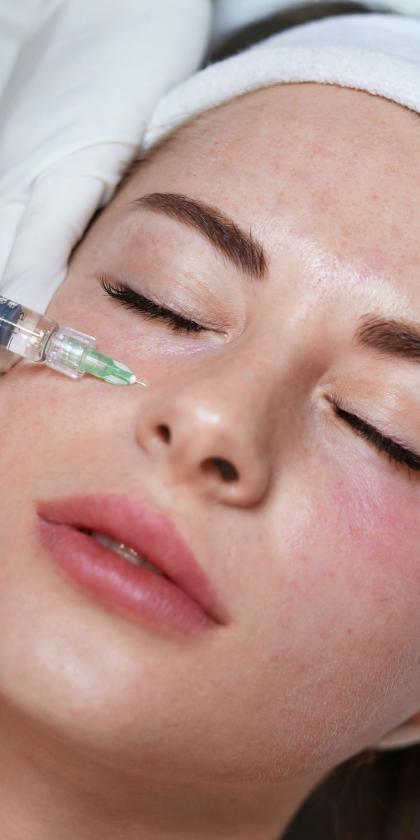 Mésothérapie : Lutter contre l'acné | Clinique des Champs-Elysées