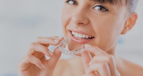 Dent Qui Bouge Invisalign  : Le Système Invisalign Est Un Dispositif Quasiment Invisible Permettant D�aligner Vos Dents.