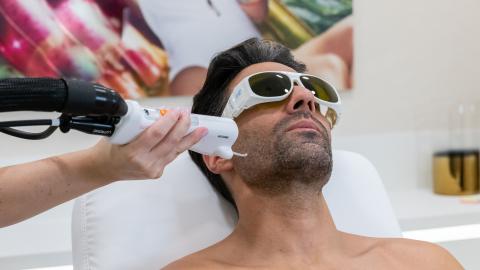 Epilation laser de la barbe à Paris et en France | Clinique des ...