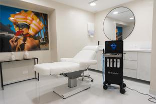 Une salle de soins centre d'esthétique médicale Levallois